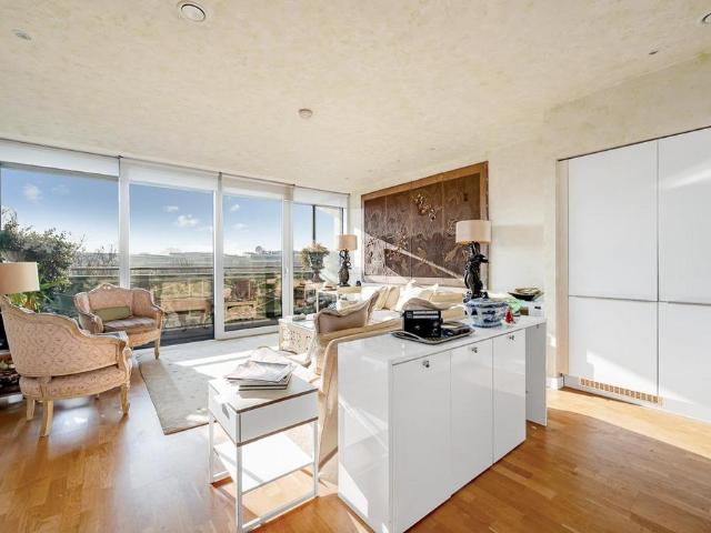 Flat for sale in London Borough of Ealing, Greater London
