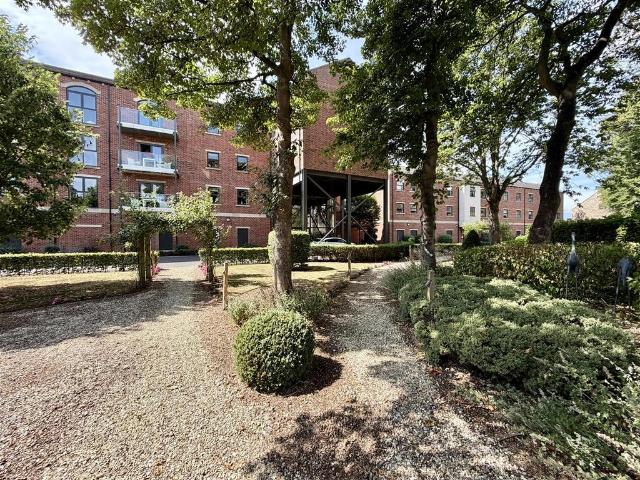 Flat for sale in Lower Hopton, Mirfield