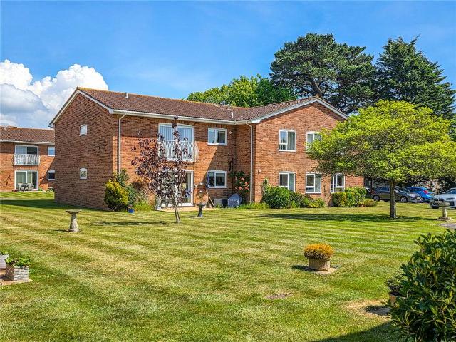 Flat for sale in Highcliffe