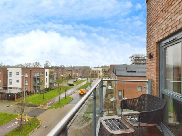 Flat for sale in Monkston Park, Milton Keynes