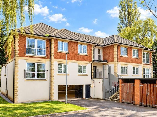 Flat for sale in London Borough of Redbridge, Greater London