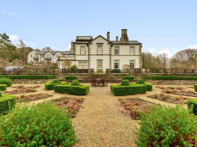 Flat for sale in Silverdale, Bare