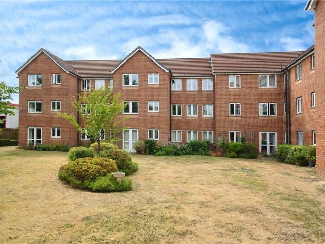 Flat for sale in Feckenham, City Of Bristol