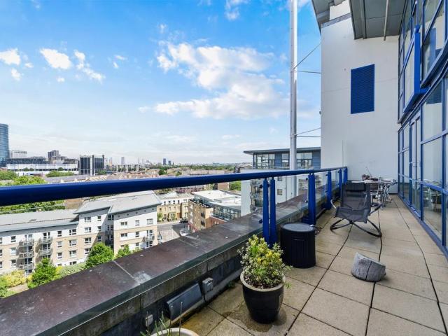 Flat for sale in The Odyssey, Isle Of Dogs