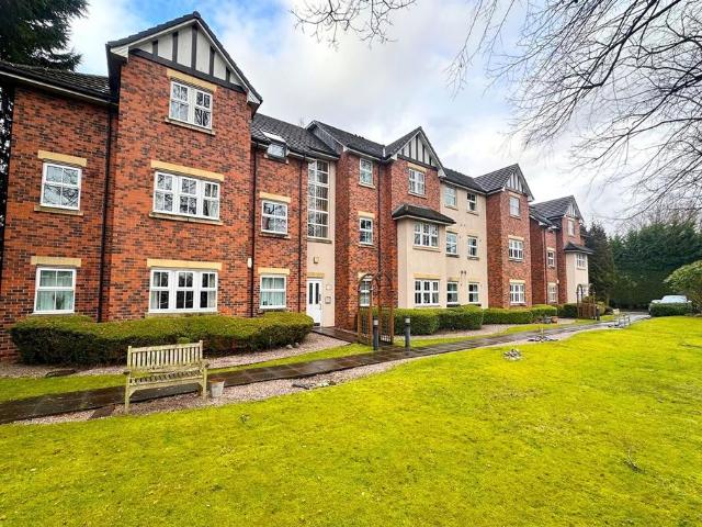 Flat for sale in Poynton