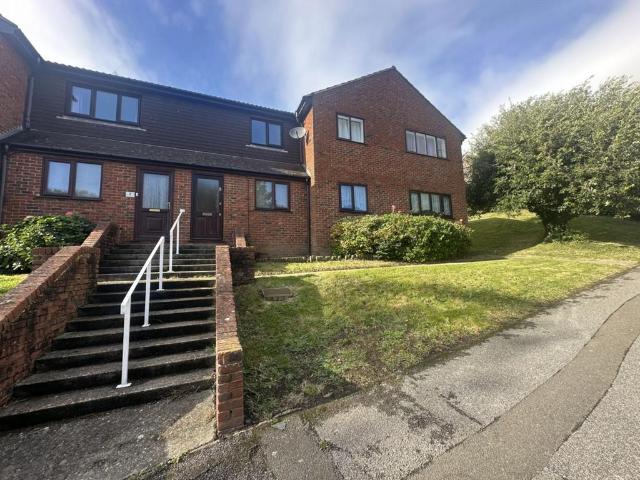 Flat for sale in Golden Valley, Folkestone