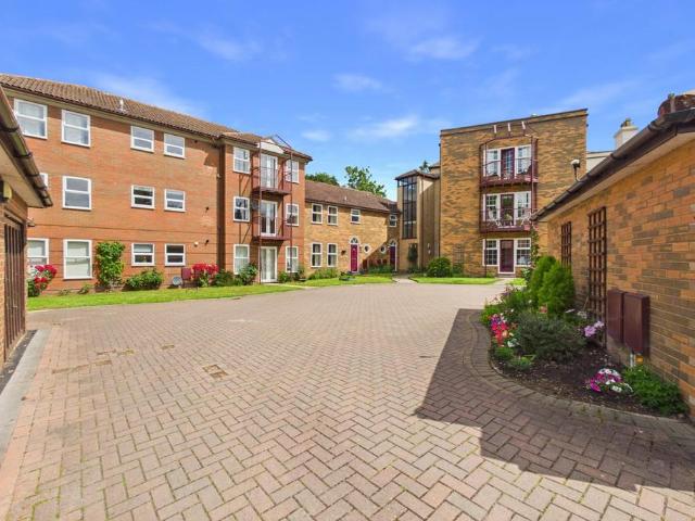Flat for sale in St John's, Worcestershire