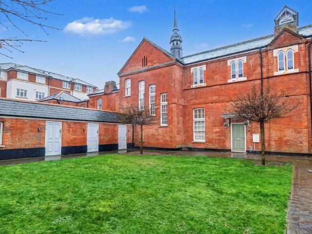 Flat for sale in Moulsham, Chelmsford