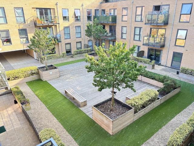 Flat for sale in Pouchen End, Hertfordshire