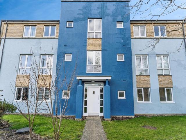 Flat for sale in Orchard Park, South Cambridgeshire