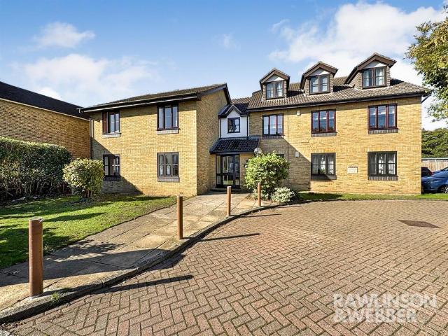 Flat for sale in Blackhills, Surrey