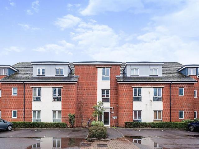 Flat for sale in The Slade, Oxfordshire