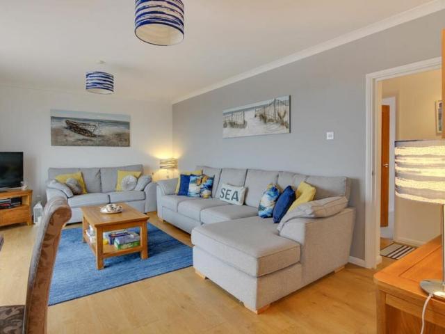 Flat for sale in Minnis Bay, Acol