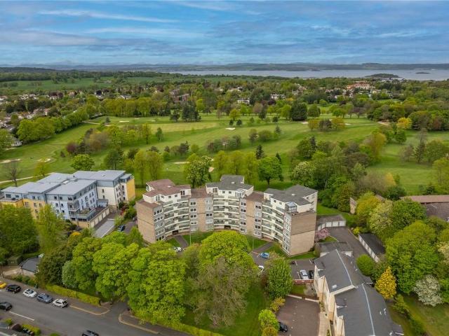 Flat for sale in Barnton, Scotland