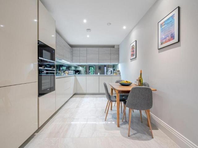 Flat for sale in Kirkstall, West Yorkshire