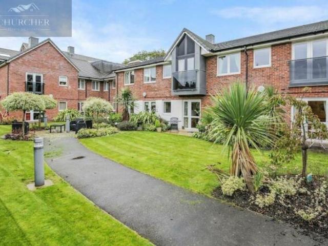 Flat for sale in Roby Mill, Lancashire