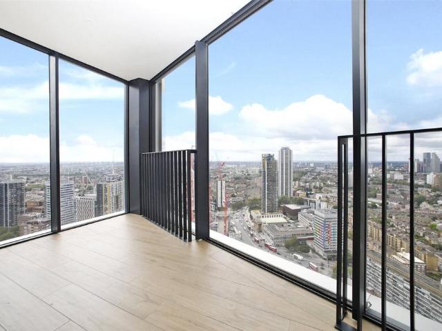 Flat for sale in Elephant and Castle, Greater London