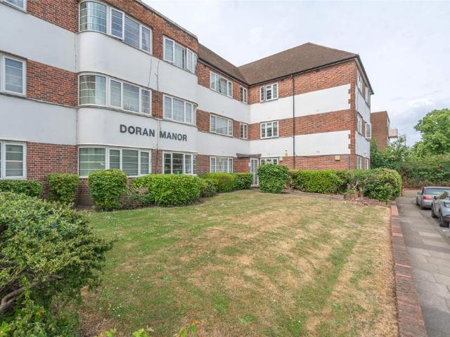 Flat for sale in Muswell Hill, Greater London