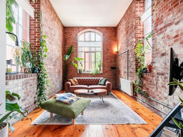 Flat for sale in Old Ford, Bow