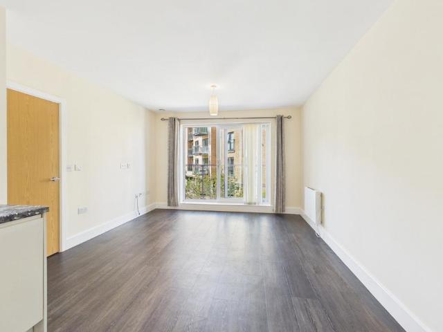 Flat for sale in Pouchen End, Hertfordshire