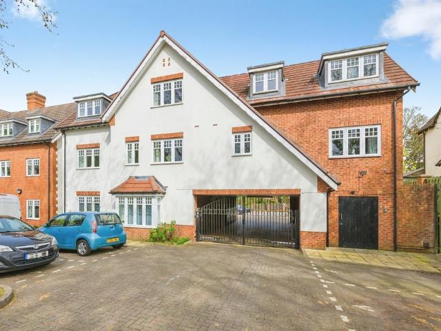 Flat for sale in Maney, Sutton Coldfield