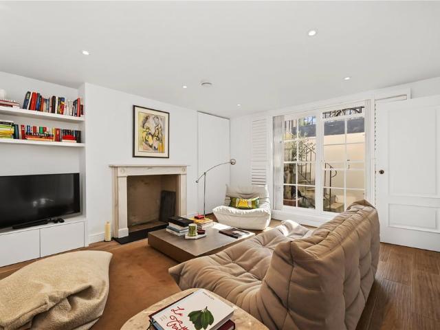 Flat for sale in Barnsbury, Greater London