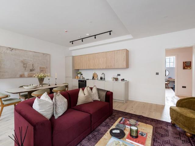 Flat for sale in Bethnal Green, Greater London