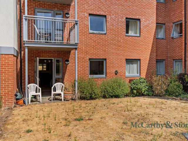 Flat for sale in Priest Down, Hampshire
