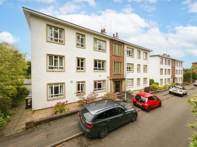 Flat for sale in North Williamwood, Clarkston