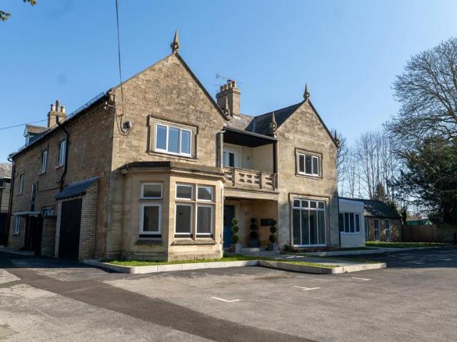 Flat for sale in Bedford