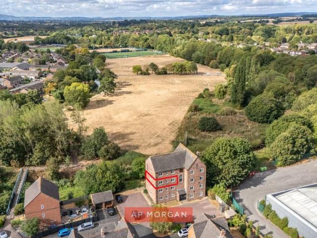 Flat for sale in Westlands, Wychavon