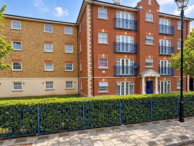 Flat for sale in London Borough of Newham, Greater London