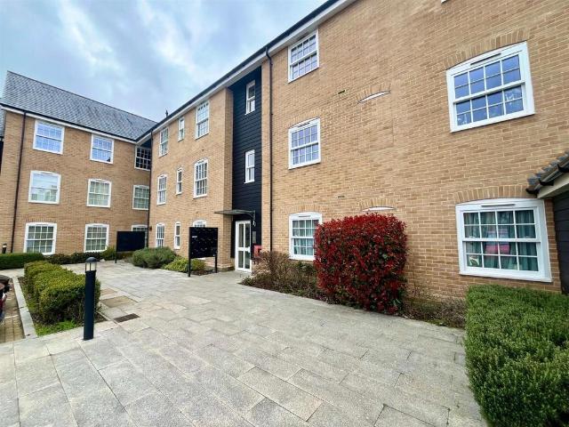 Flat for sale in King's Walden, Hertfordshire