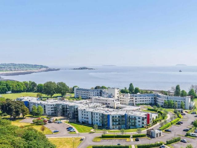 Flat for sale in Cadoxton, Barry