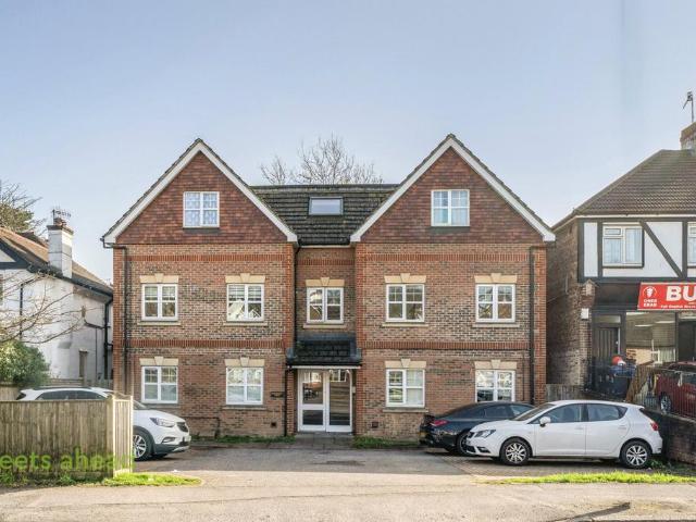 Flat for sale in London Borough of Croydon, Greater London