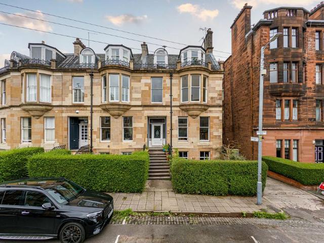 Flat for sale in Hillhead, Scotland
