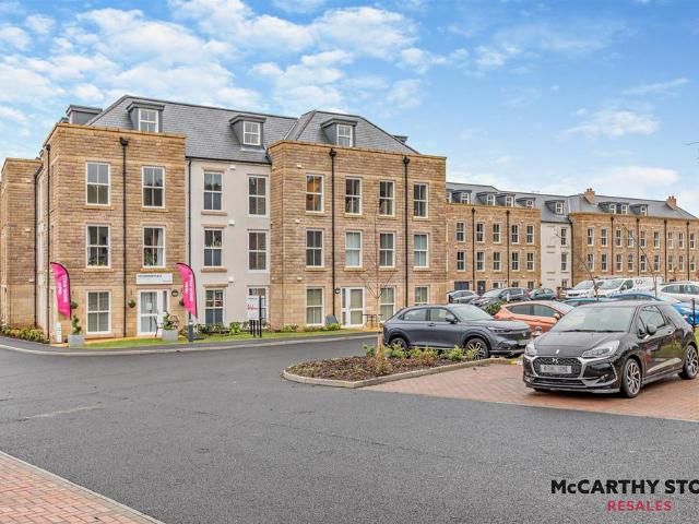 Flat for sale in Charlesworth, East Midlands