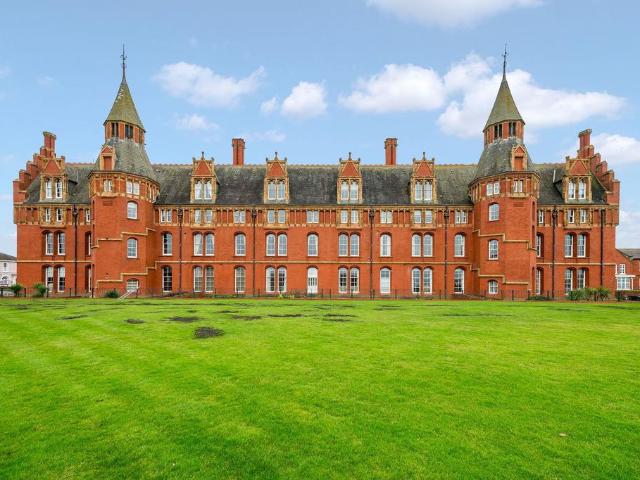 Flat for sale in Southport, Sefton