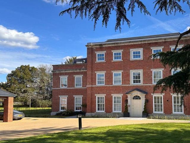 Flat for sale in Winkfield Street, Winkfield