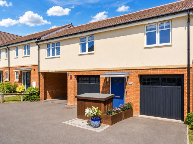 Flat for sale in Five Acres, Hertfordshire