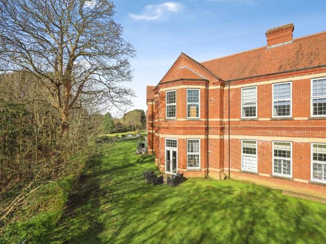 Flat for sale in Cross In Hand, East Sussex