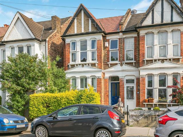 Flat for sale in London Borough of Croydon, Greater London