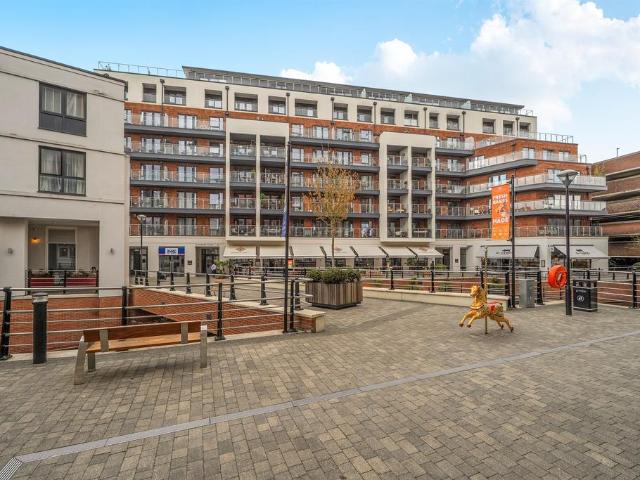 Flat for sale in Fishery, Maidenhead