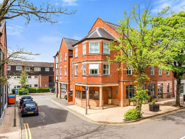 Flat for sale in Alderley Edge