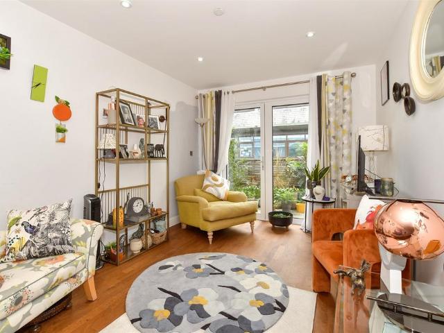 Flat for sale in New Town, Horsham