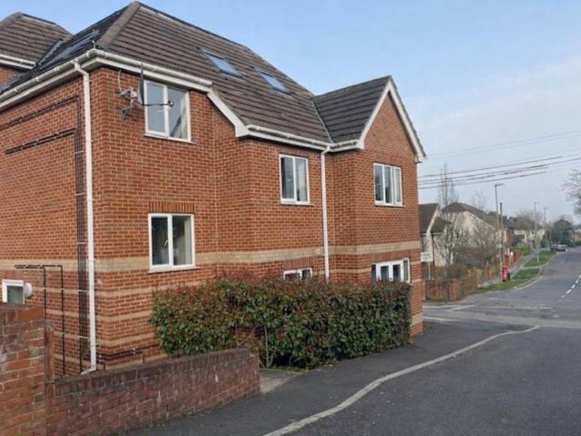 Flat for sale in Hedge End, Helford