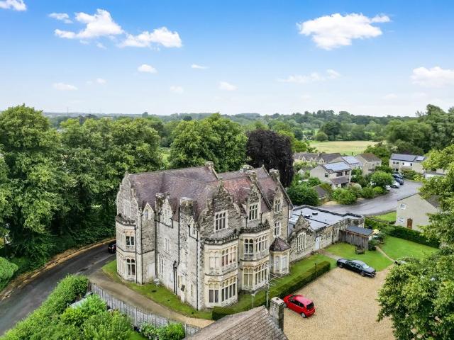 Flat for sale in Fossebridge, Gloucestershire