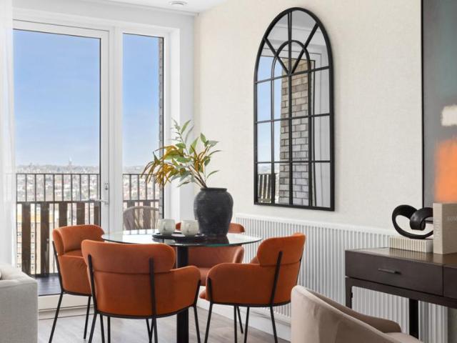 Flat for sale in Brent Cross, Cat Hill