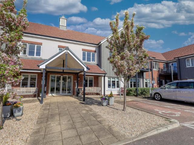 Flat for sale in Princes Risborough, Buckinghamshire