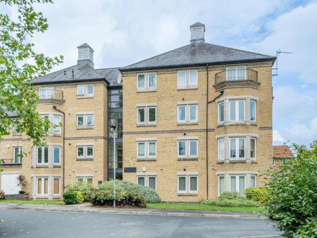 Flat for sale in Foss Islands, High Field